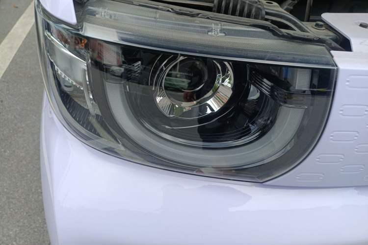 Used Chery QQ Ice Cream 2022 170km Sundae Phosphate Lithium-Ion Right Front Headlight