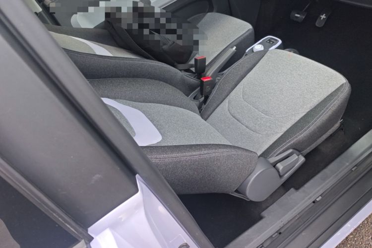 Used Chery QQ Ice Cream 2022 170km Sundae Phosphate Lithium-Ion Right Front Seat