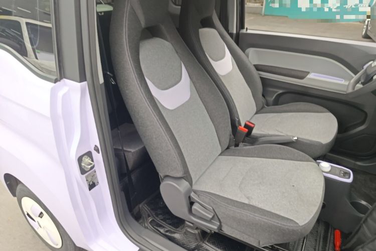 Used Chery QQ Ice Cream 2022 170km Sundae Phosphate Lithium-Ion Right Front Seat