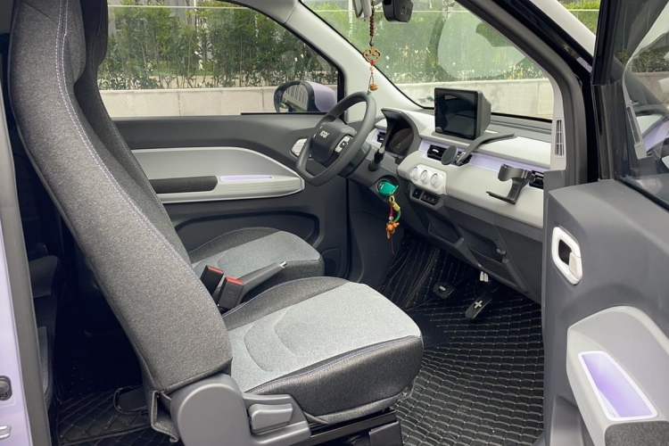 Used Chery QQ Ice Cream 2022 170km Sundae Phosphate Lithium-Ion Right Front Seat
