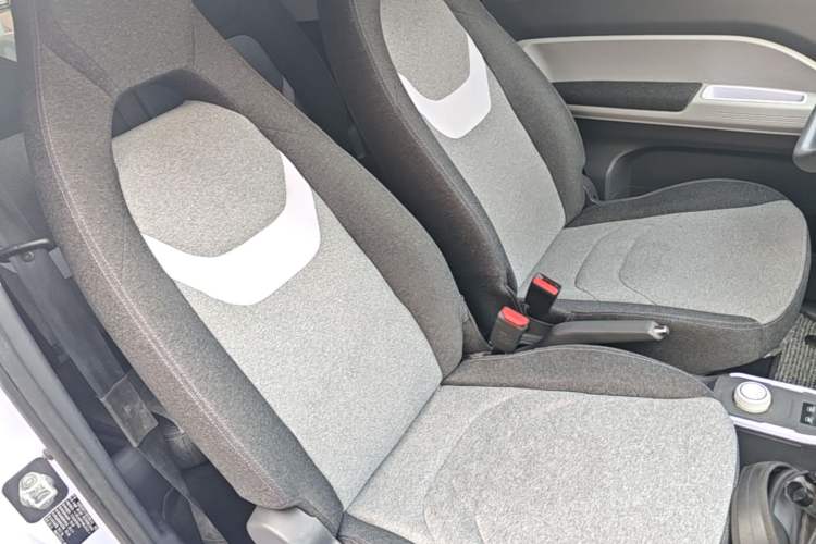 Used Chery QQ Ice Cream 2022 170km Sundae Phosphate Lithium-Ion Right Front Seat