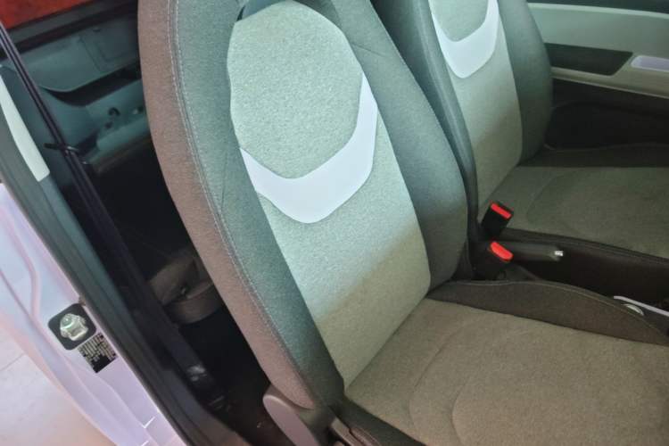 Used Chery QQ Ice Cream 2022 170km Sundae Phosphate Lithium-Ion Right Front Seat