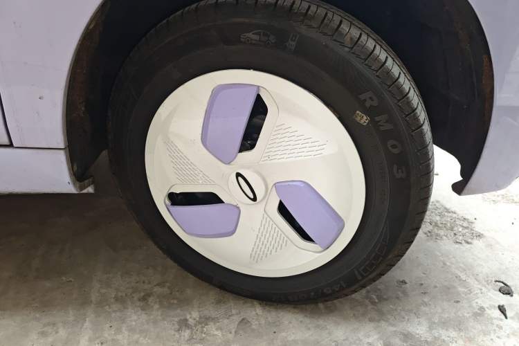 Used Chery QQ Ice Cream 2022 120km Conical Shape Lithium Iron Phosphate Right Front Wheel Hub