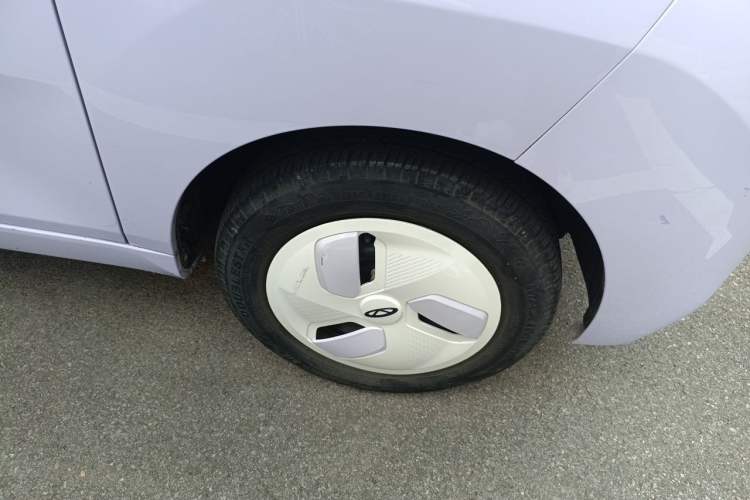 Used Chery QQ Ice Cream 2022 170km Sundae Phosphate Lithium-Ion Right Front Wheel Hub