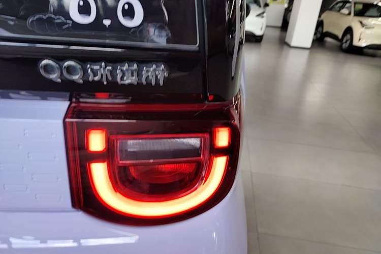 Used Chery QQ Ice Cream 2022 170km Sundae Phosphate Lithium-Ion Right Rear Taillight