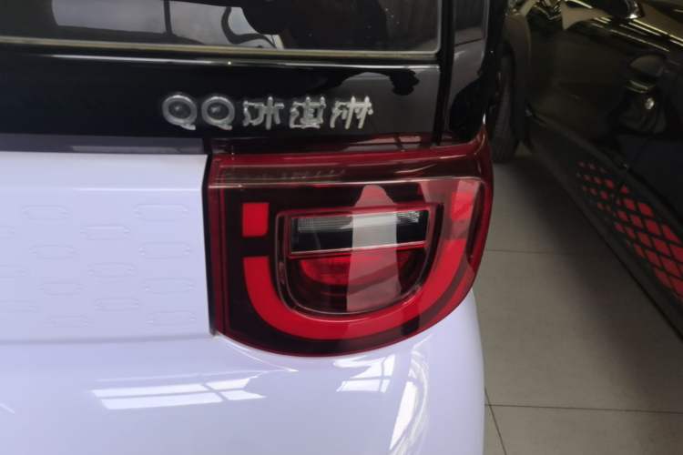 Used Chery QQ Ice Cream 2022 120km Conical Shape Lithium Iron Phosphate Right Rear Taillight