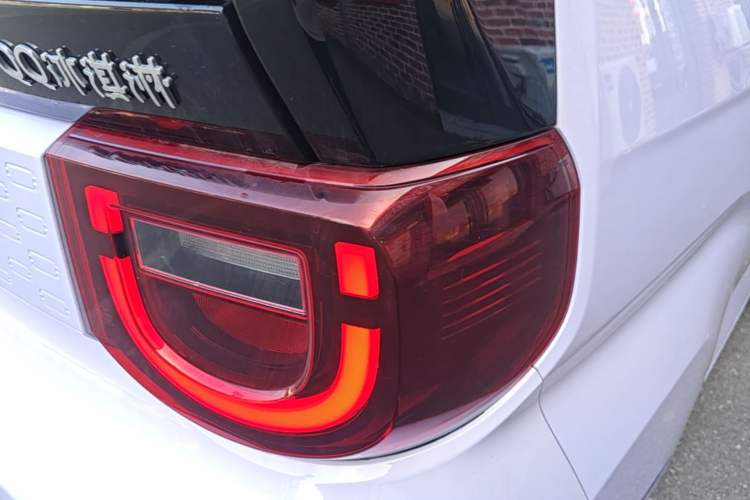 Used Chery QQ Ice Cream 2022 170km Sundae Phosphate Lithium-Ion Right Rear Taillight