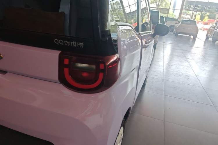 Used Chery QQ Ice Cream 2022 170km Sundae Phosphate Lithium-Ion Right Rear Taillight