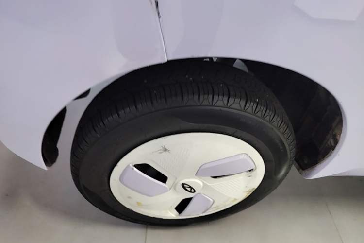 Used Chery QQ Ice Cream 2022 170km Sundae Phosphate Lithium-Ion Right Rear Wheel Hub