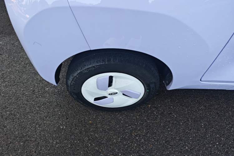 Used Chery QQ Ice Cream 2022 170km Sundae Phosphate Lithium-Ion Right Rear Wheel Hub