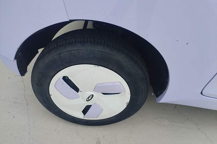 Used Chery QQ Ice Cream 2022 120km Conical Shape Lithium Iron Phosphate Right Rear Wheel Hub