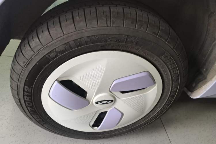 Used Chery QQ Ice Cream 2022 120km Conical Shape Lithium Iron Phosphate Right Rear Wheel Hub