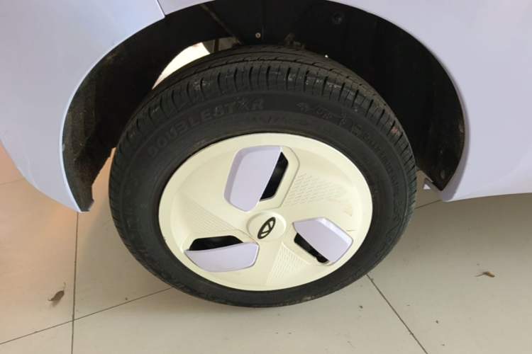 Used Chery QQ Ice Cream 2022 120km Conical Shape Lithium Iron Phosphate Right Rear Wheel Hub