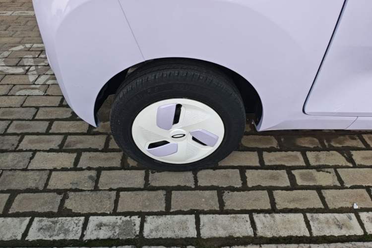 Used Chery QQ Ice Cream 2022 170km Sundae Phosphate Lithium-Ion Right Rear Wheel Hub