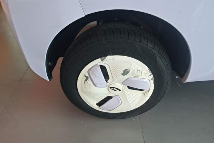 Used Chery QQ Ice Cream 2022 170km Sundae Phosphate Lithium-Ion Right Rear Wheel Hub