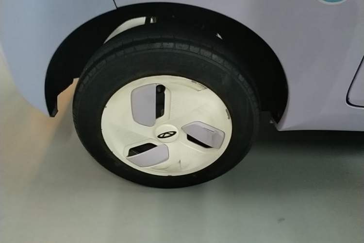 Used Chery QQ Ice Cream 2022 170km Sundae Phosphate Lithium-Ion Right Rear Wheel Hub