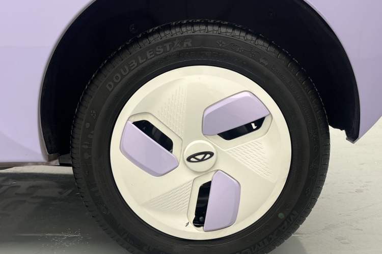 Used Chery QQ Ice Cream 2022 170km Sundae Phosphate Lithium-Ion Right Rear Wheel Hub