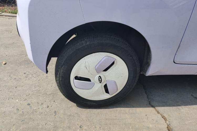 Used Chery QQ Ice Cream 2022 120km Conical Shape Lithium Iron Phosphate Right Rear Wheel Hub