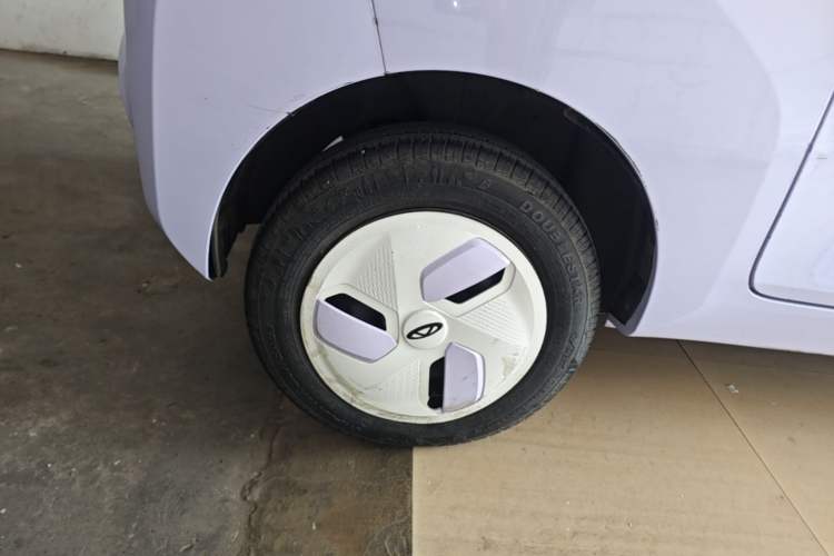 Used Chery QQ Ice Cream 2022 170km Sundae Phosphate Lithium-Ion Right Rear Wheel Hub