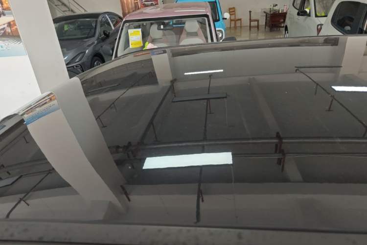 Used Chery QQ Ice Cream 2022 170km Sundae Phosphate Lithium-Ion Roof