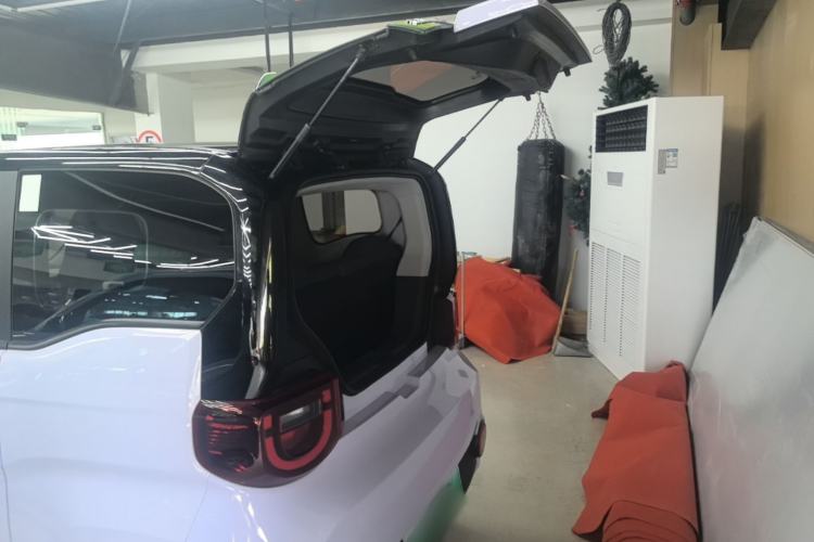 Used Chery QQ Ice Cream 2022 170km Sundae Phosphate Lithium-Ion Trunk