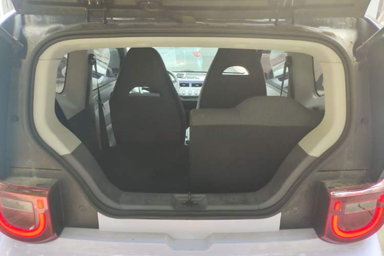 Used Chery QQ Ice Cream 2022 170km Sundae Phosphate Lithium-Ion Trunk