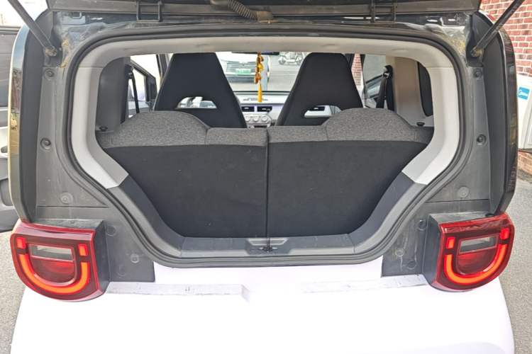 Used Chery QQ Ice Cream 2022 170km Sundae Phosphate Lithium-Ion Trunk