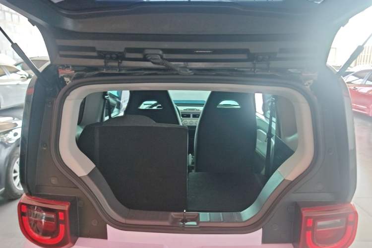 Used Chery QQ Ice Cream 2022 170km Sundae Phosphate Lithium-Ion Trunk