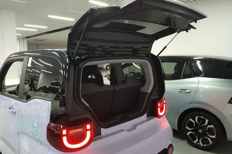 Used Chery QQ Ice Cream 2022 170km Sundae Phosphate Lithium-Ion Trunk