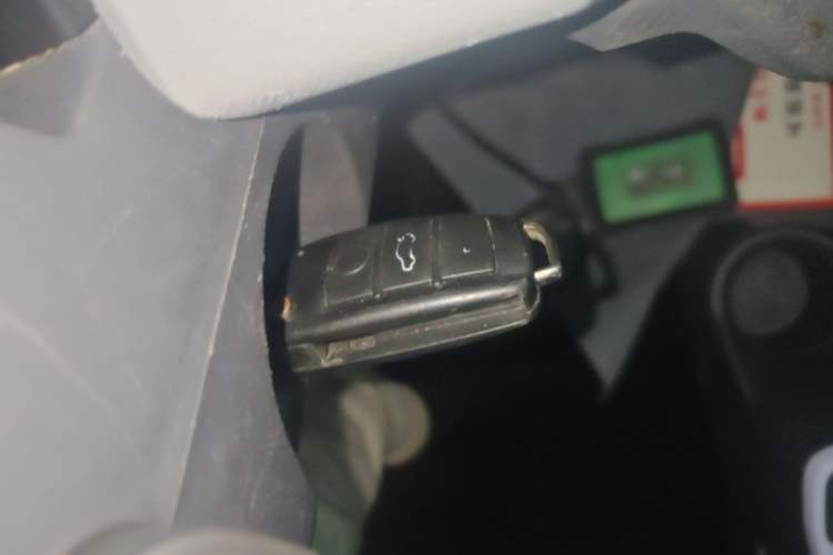 Used Chery QQ Ice Cream 2022 170km Sundae Phosphate Lithium-Ion Vehicle Key
