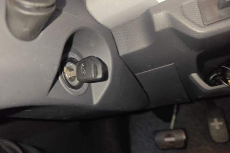 Used Chery QQ Ice Cream 2022 170km Sundae Phosphate Lithium-Ion Vehicle Key