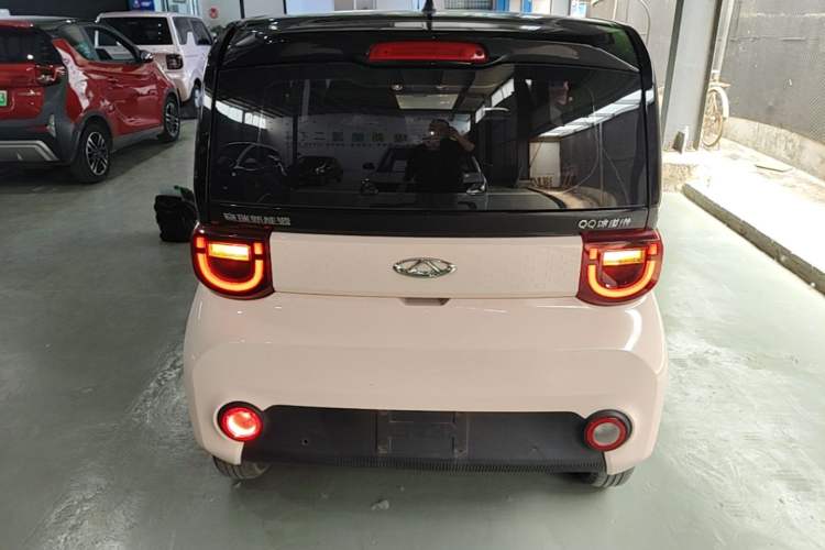 Used Chery QQ Ice Cream 2022 170km Sundae Phosphate Lithium-Ion Rear