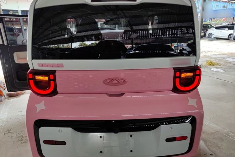 Used Chery QQ Ice Cream 2022 Taohuanxi Fragrant Peach Model Rear