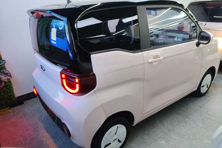 Used Chery QQ Ice Cream 2022 170km Sundae Phosphate Lithium-Ion Rear Right 45 Deg