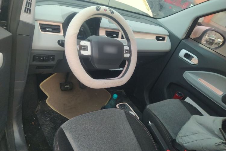 Used Chery QQ Ice Cream 2022 170km Sundae Phosphate Lithium-Ion Center Console