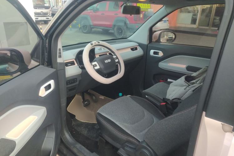Used Chery QQ Ice Cream 2022 170km Sundae Phosphate Lithium-Ion Driver Seat