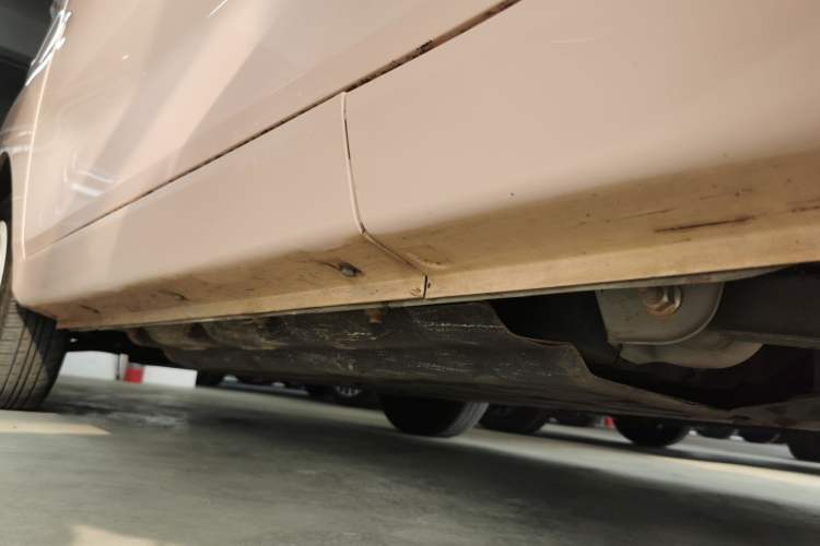 Used Chery QQ Ice Cream 2022 120km Milkshake Phosphate Lithium-Iron Left Side Sill