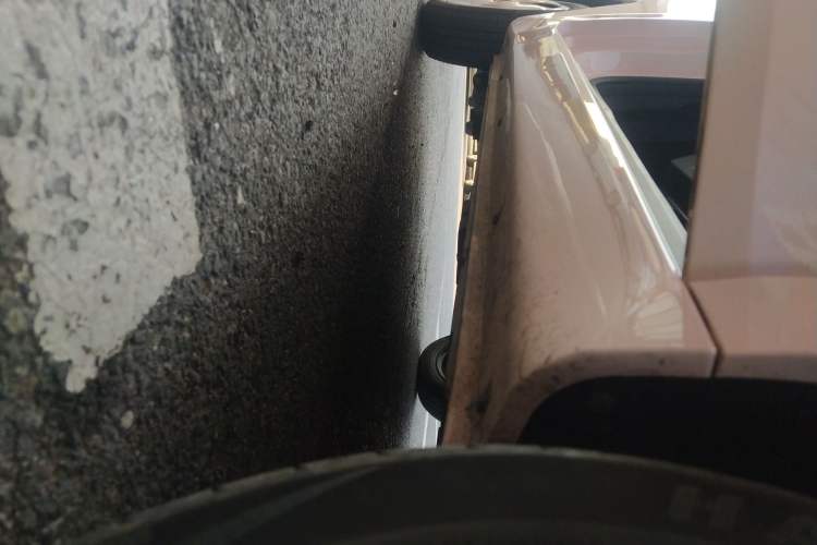 Used Chery QQ Ice Cream 2022 170km Sundae Phosphate Lithium-Ion Right Side Sill