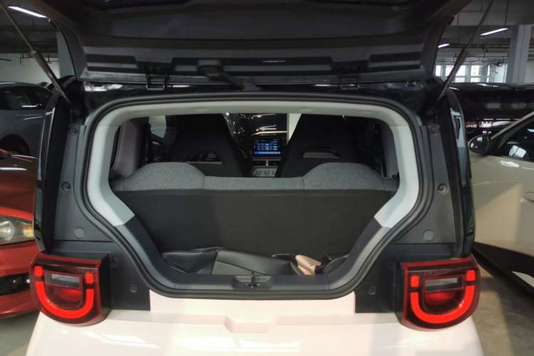 Used Chery QQ Ice Cream 2022 120km Milkshake Phosphate Lithium-Iron Trunk
