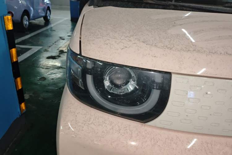 Used Chery QQ Ice Cream 2022 170km Sundae Phosphate Lithium-Ion Right Front Headlight