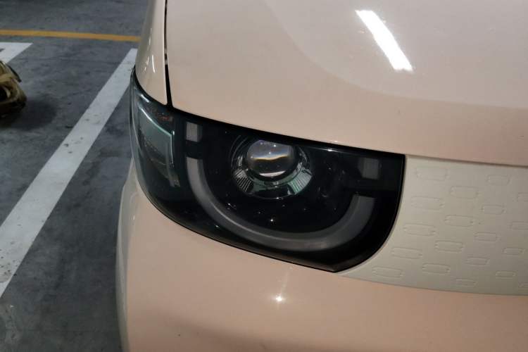 Used Chery QQ Ice Cream 2022 170km Sundae Phosphate Lithium-Ion Right Front Headlight