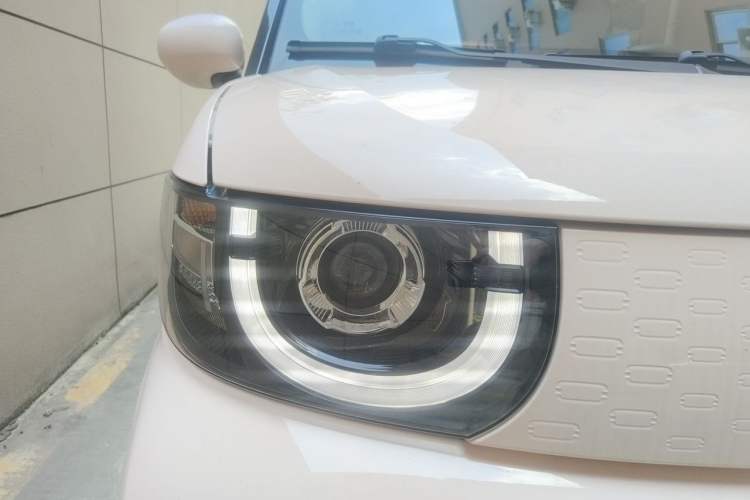 Used Chery QQ Ice Cream 2022 170km Sundae Phosphate Lithium-Ion Right Front Headlight