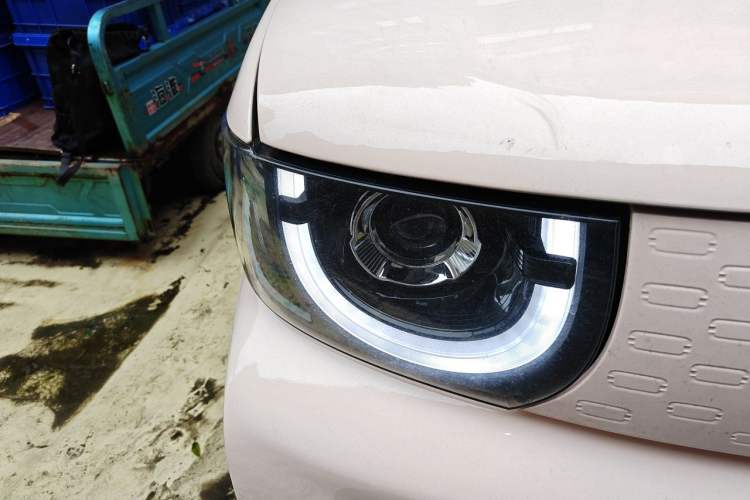Used Chery QQ Ice Cream 2022 170km Sundae Phosphate Lithium-Ion Right Front Headlight