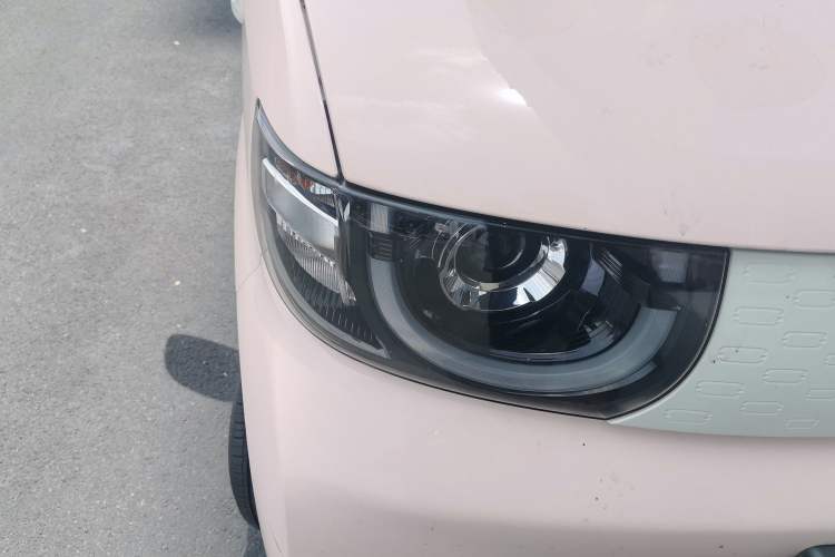 Used Chery QQ Ice Cream 2022 170km Sundae Phosphate Lithium-Ion Right Front Headlight