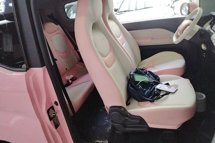 Used Chery QQ Ice Cream 2022 Taohuanxi Sweet Peach Edition Right Front Seat