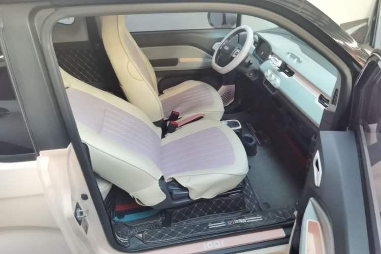 Used Chery QQ Ice Cream 2022 170km Sundae Phosphate Lithium-Ion Right Front Seat
