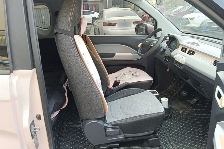 Used Chery QQ Ice Cream 2022 170km Sundae Phosphate Lithium-Ion Right Front Seat
