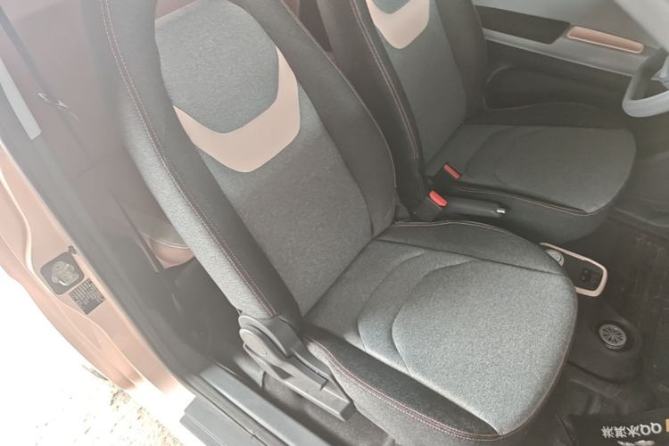 Used Chery QQ Ice Cream 2022 170km Sundae Phosphate Lithium-Ion Right Front Seat