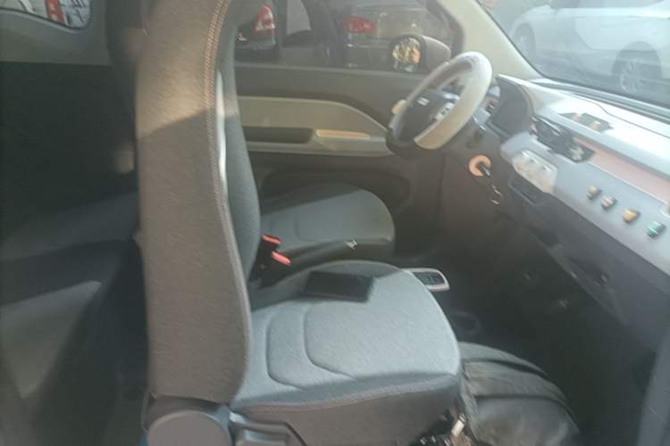 Used Chery QQ Ice Cream 2022 170km Sundae Phosphate Lithium-Ion Right Front Seat
