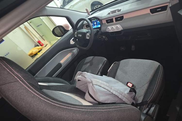 Used Chery QQ Ice Cream 2022 120km Conical Shape Lithium Iron Phosphate Right Front Seat
